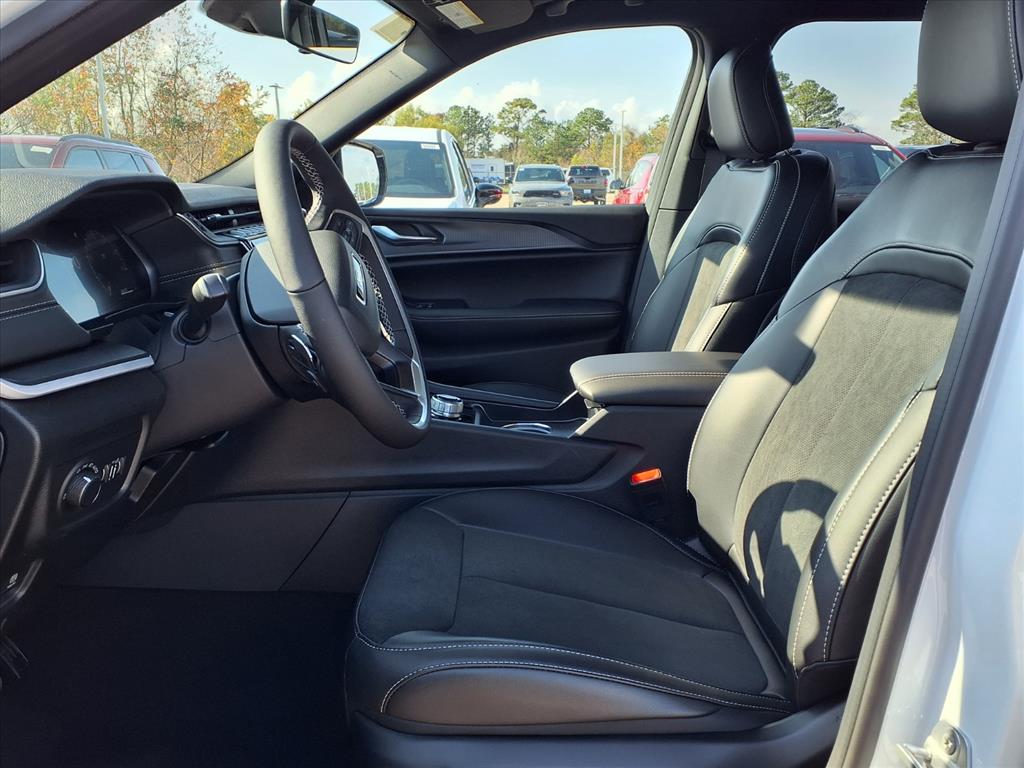 2025 Jeep Grand Cherokee L Laredo Bright White Clearcoat at League City CDJR
