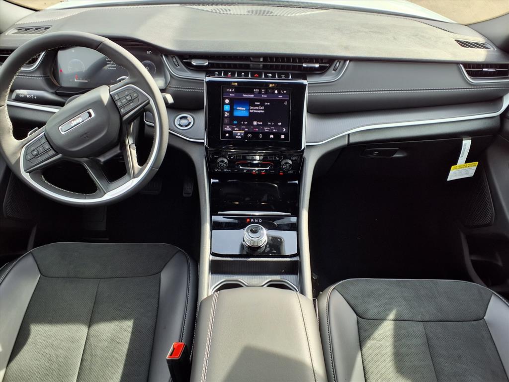 2025 Jeep Grand Cherokee L Laredo White at League City CDJR