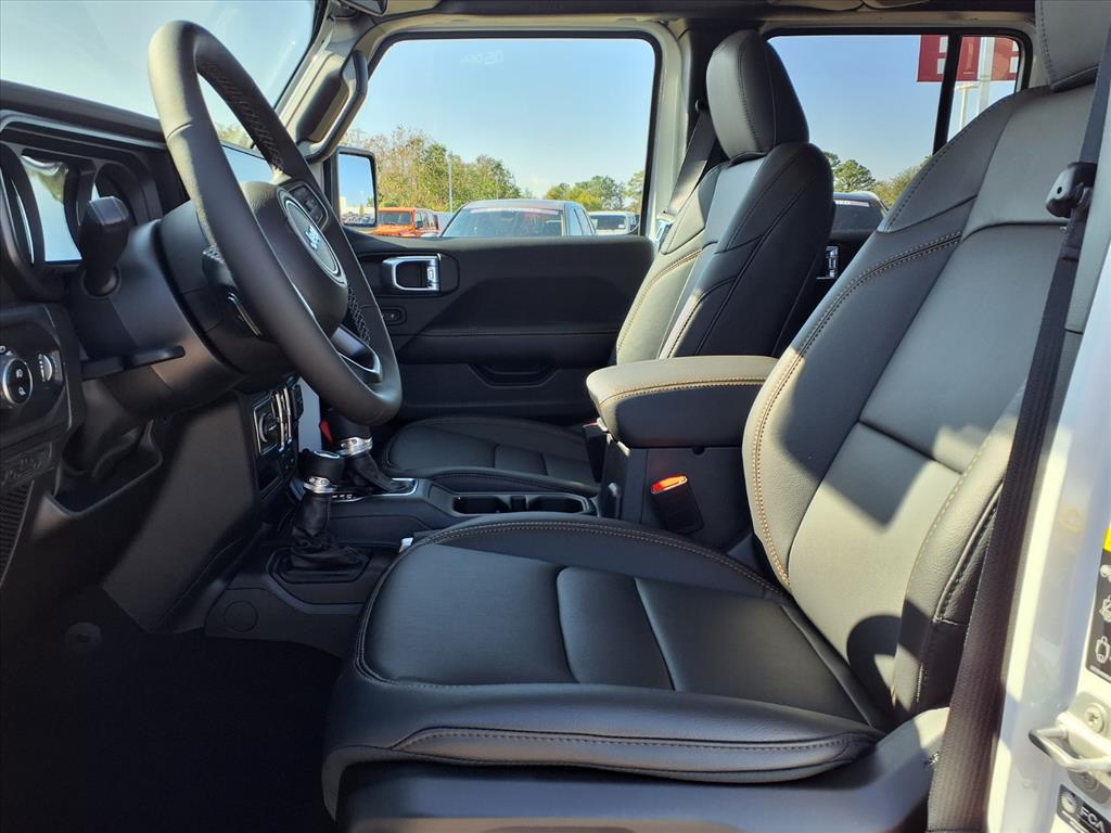 2025 Jeep Gladiator Sport Bright White Clearcoat at League City CDJR