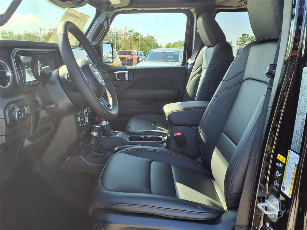 2026 Jeep Gladiator Sport Black Clearcoat at League City CDJR