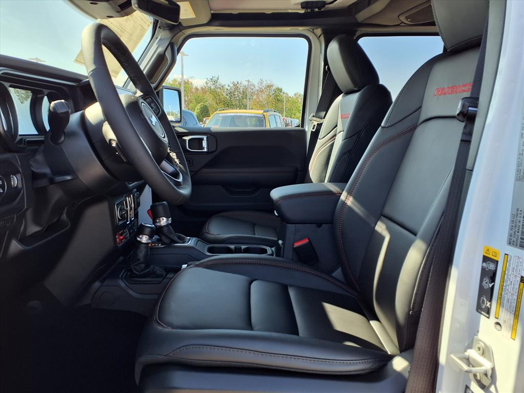 2026 Jeep Gladiator Rubicon Bright White Clearcoat at League City CDJR