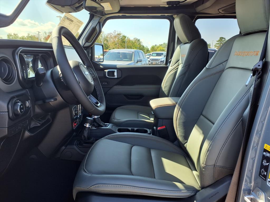 2026 Jeep Gladiator Mojave Anvil Clearcoat at League City CDJR