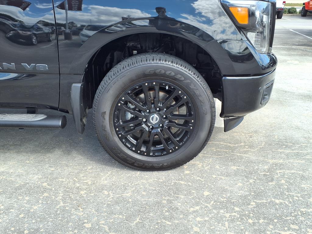 2019 Nissan Titan SL - 6