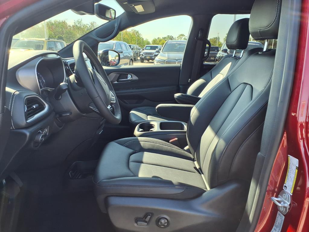 2026 Chrysler Pacifica Select Red at League City CDJR
