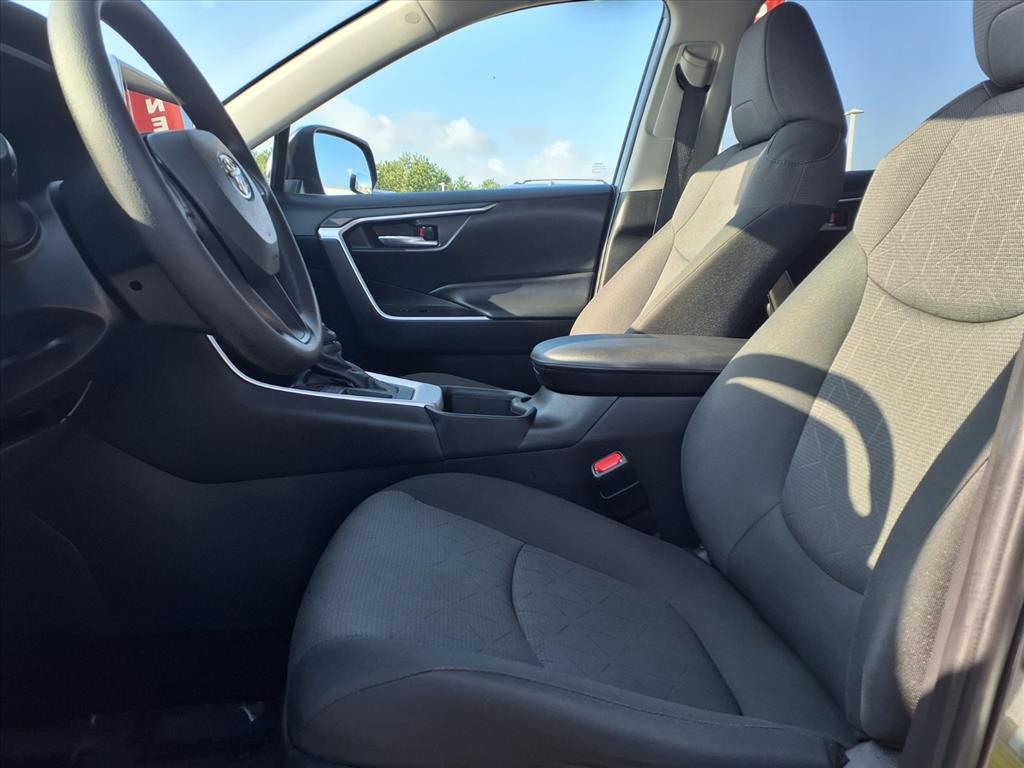 2023 Toyota RAV4 XLE - 6