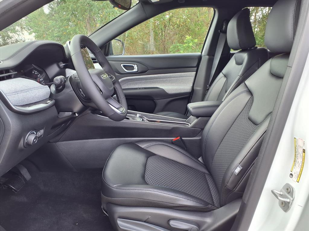 2026 Jeep Compass Latitude Bright White Clearcoat at League City CDJR
