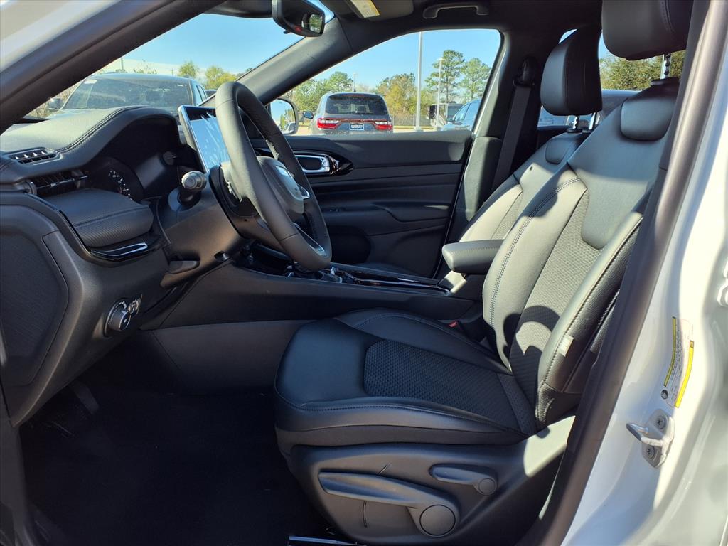 2026 Jeep Compass Latitude Bright White Clearcoat at League City CDJR