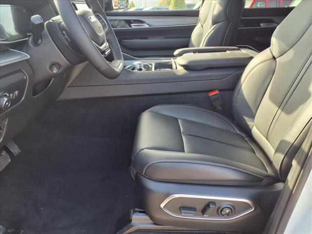 2025 Jeep Wagoneer L Base