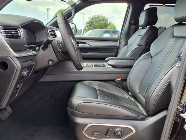 2025 Jeep Wagoneer Base