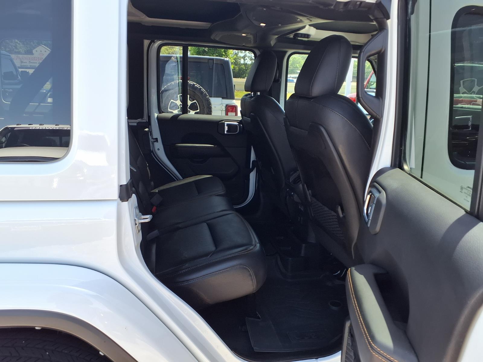 2024 Jeep Wrangler Sahara - 7
