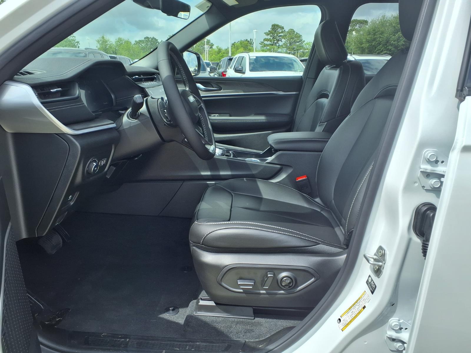 2026 Jeep Grand Cherokee L Limited White at League City CDJR