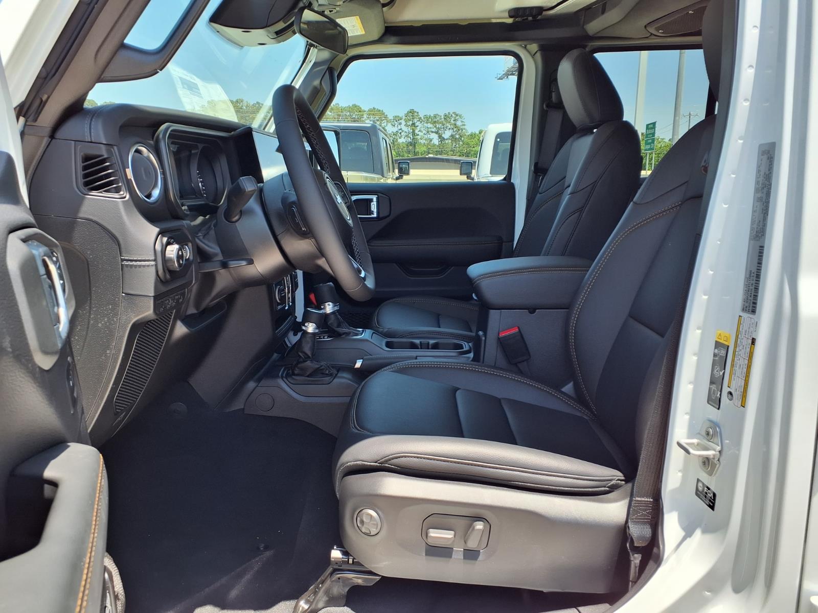 2026 Jeep Gladiator Sport White at League City CDJR