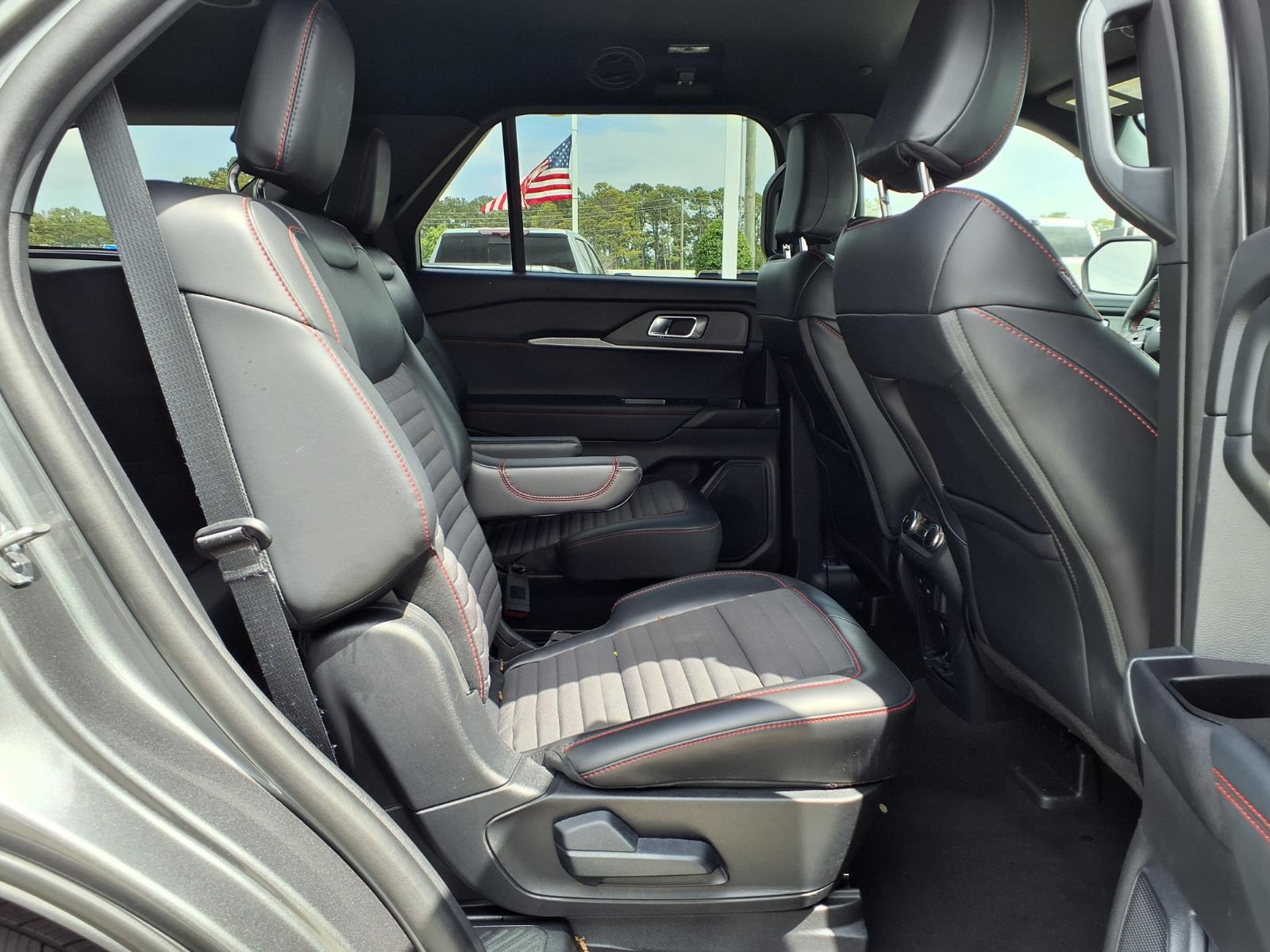 2025 Ford Explorer ST-Line - 7