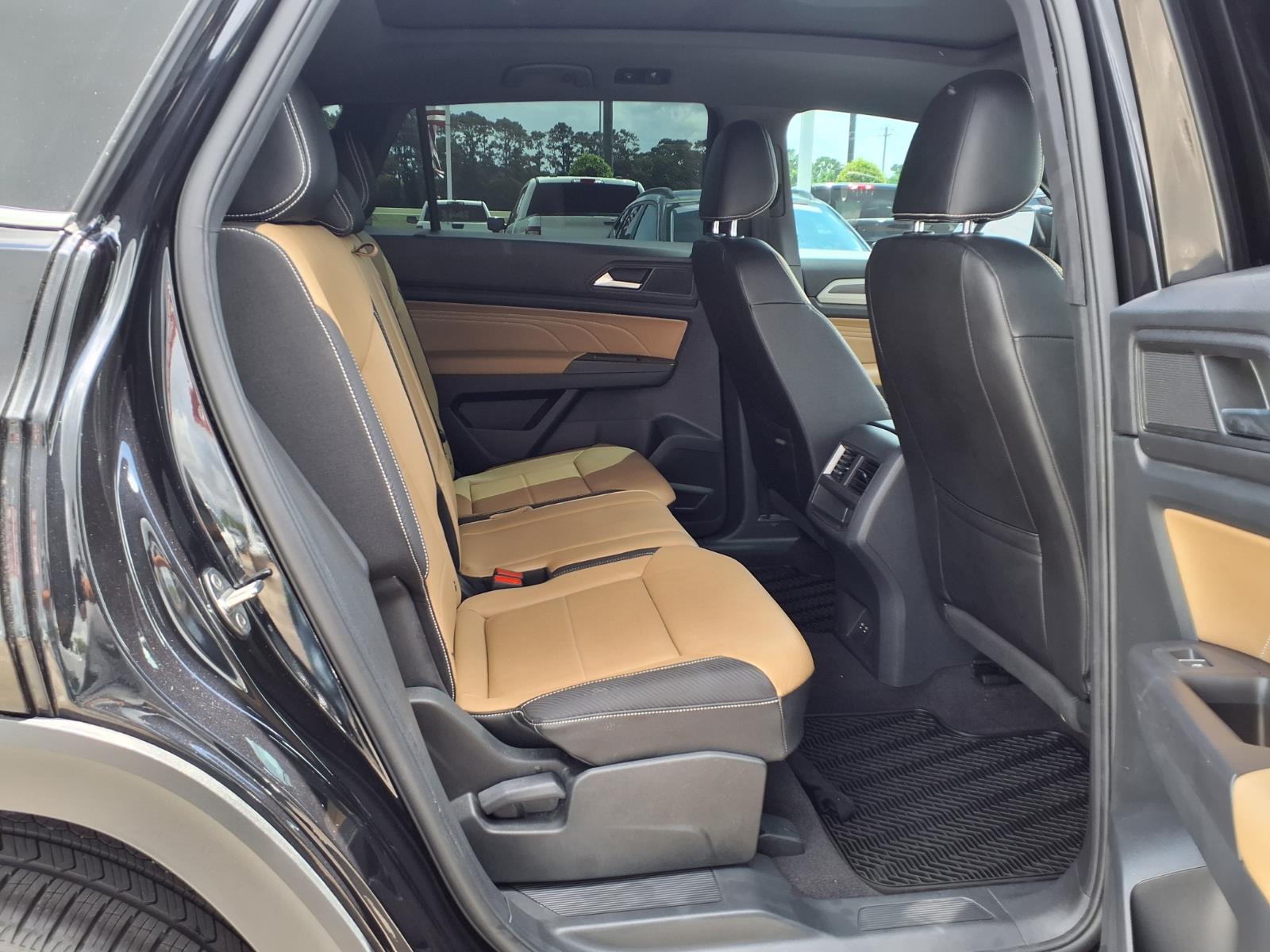 2022 Volkswagen Atlas Cross Sport 3.6L V6 SE w/Technology - 7