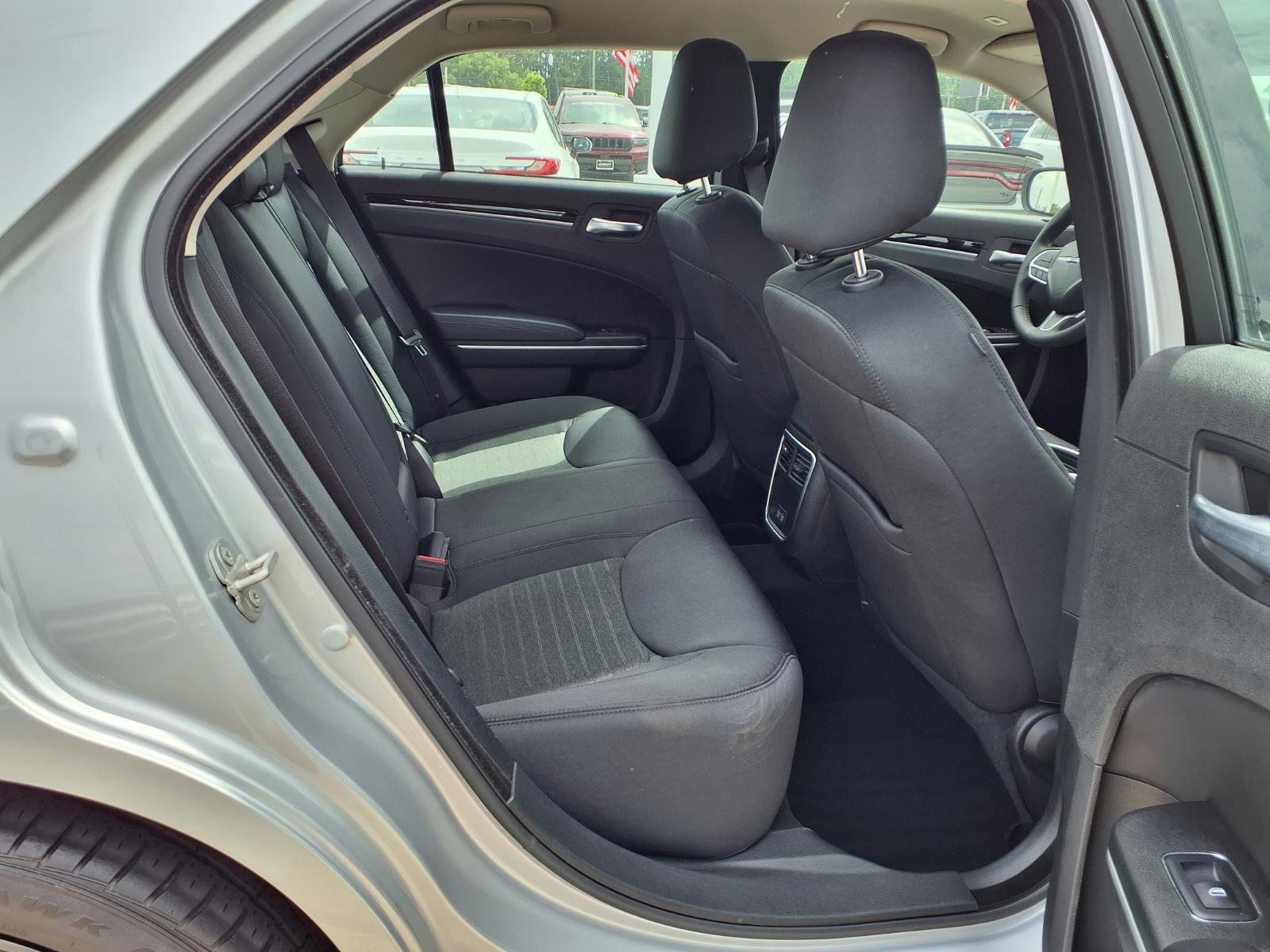 2023 Chrysler 300 Touring - 7
