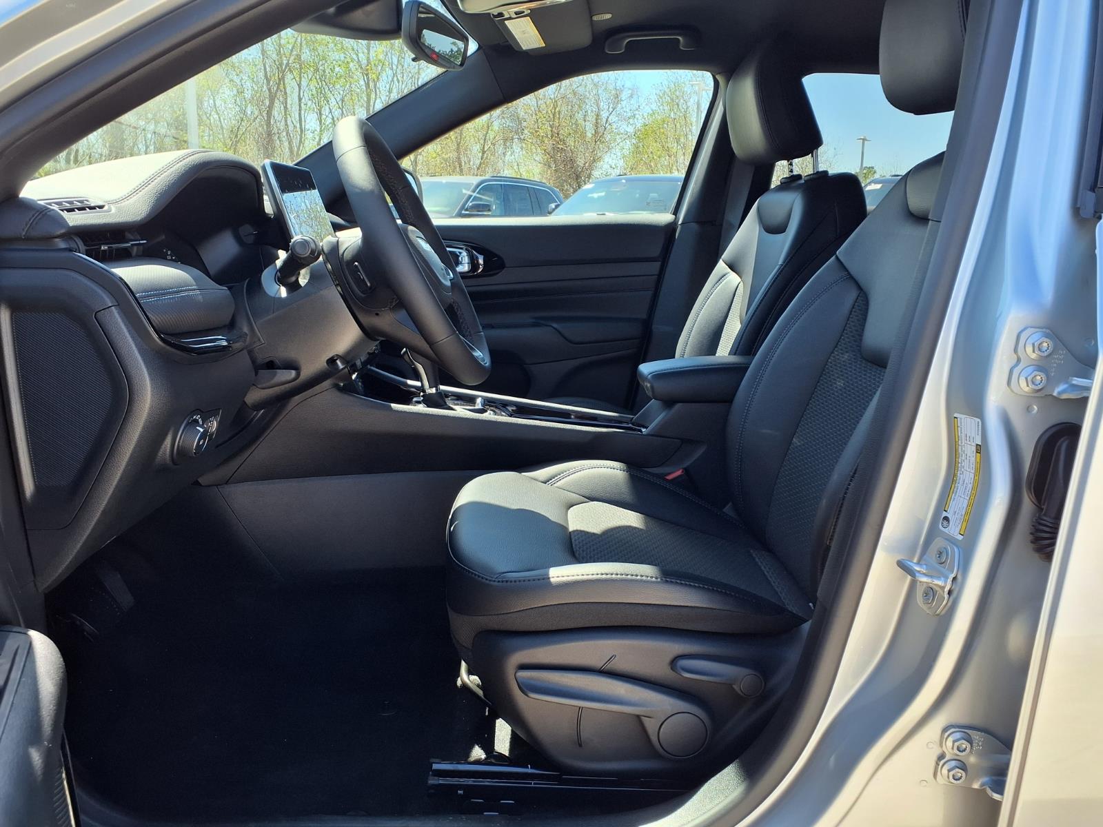 2026 Jeep Compass Latitude Silver at League City CDJR
