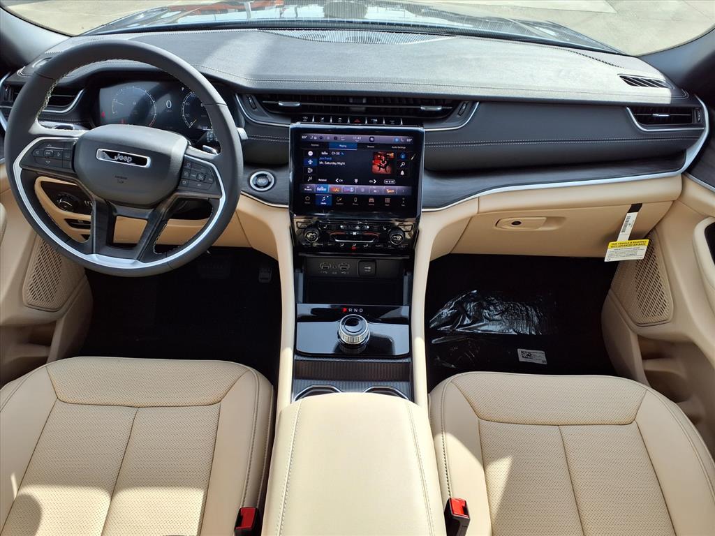 2025 Jeep Grand Cherokee Limited Metallic at League City CDJR