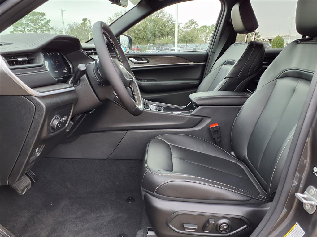 2026 Jeep Grand Cherokee Limited Metallic at League City CDJR