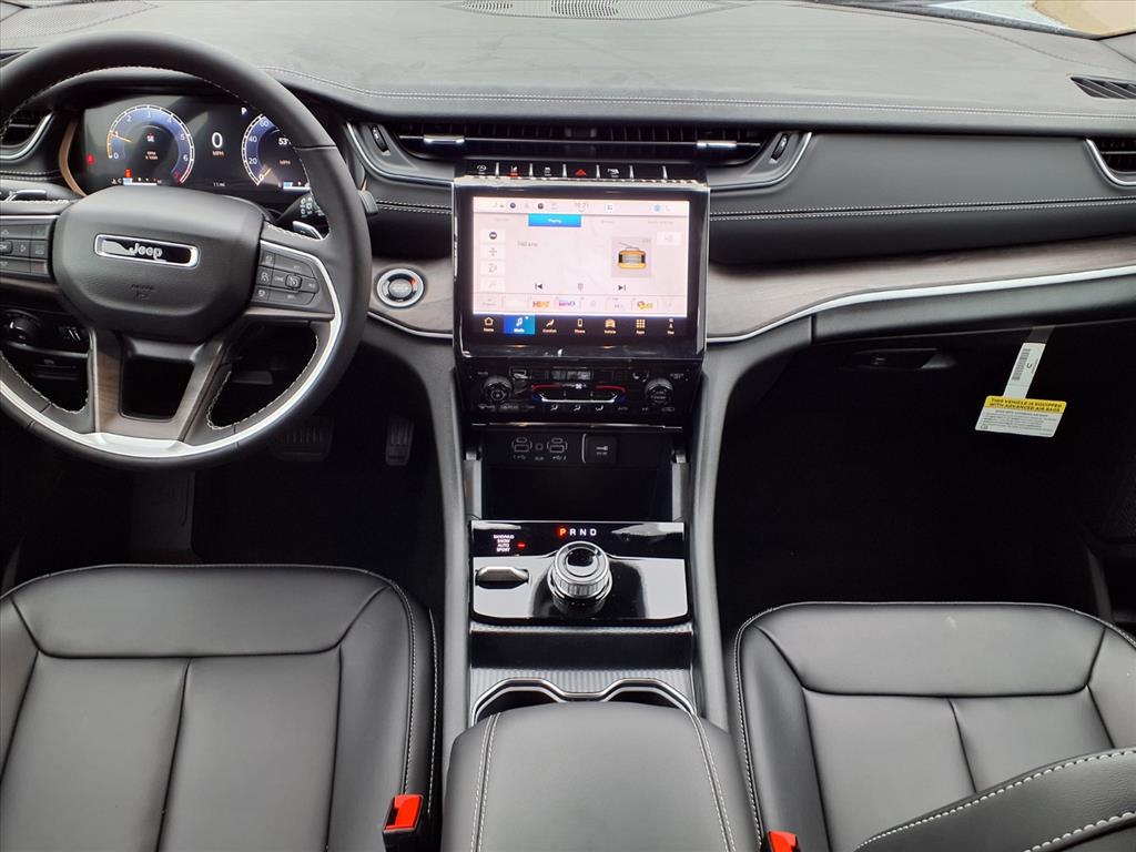 2025 Jeep Grand Cherokee Limited Silver at League City CDJR