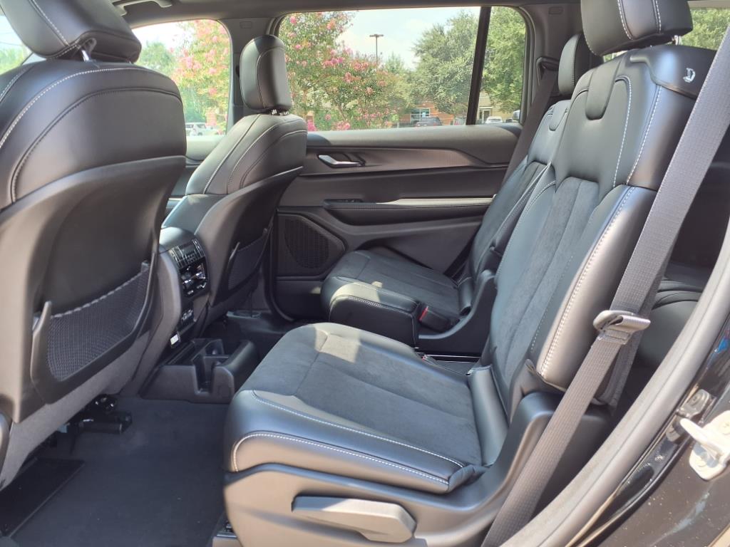 2025 Jeep Grand Cherokee L Laredo - 7