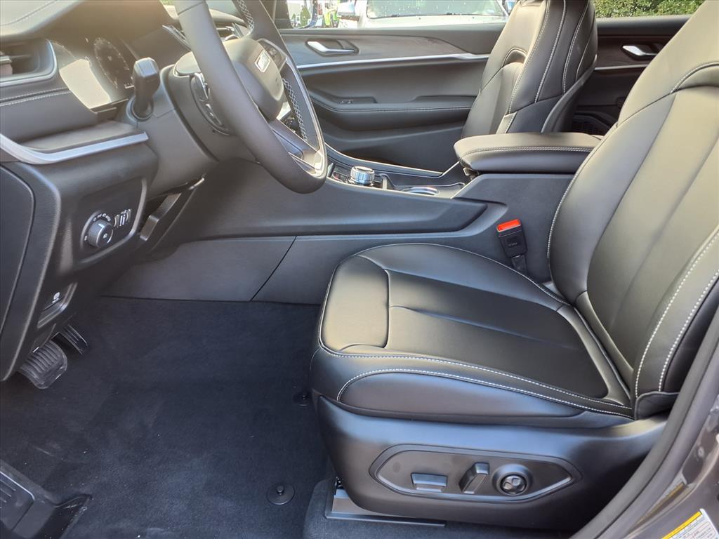 2025 Jeep Grand Cherokee L Limited Metallic at League City CDJR