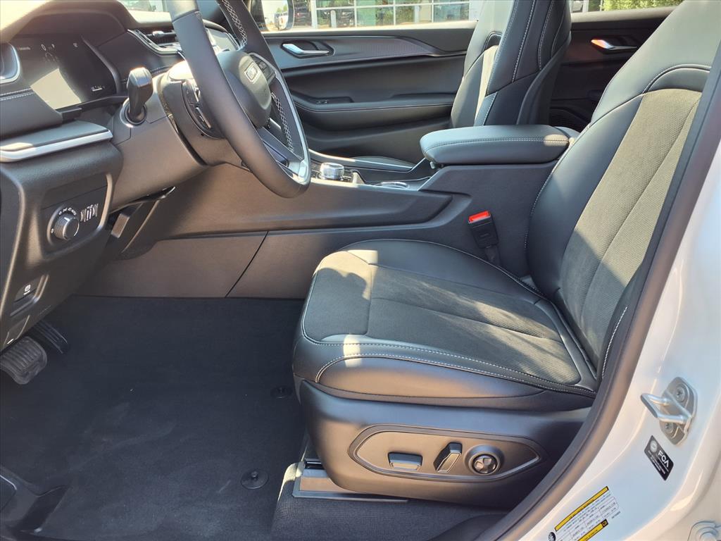 2025 Jeep Grand Cherokee L Laredo Bright White Clearcoat at League City CDJR