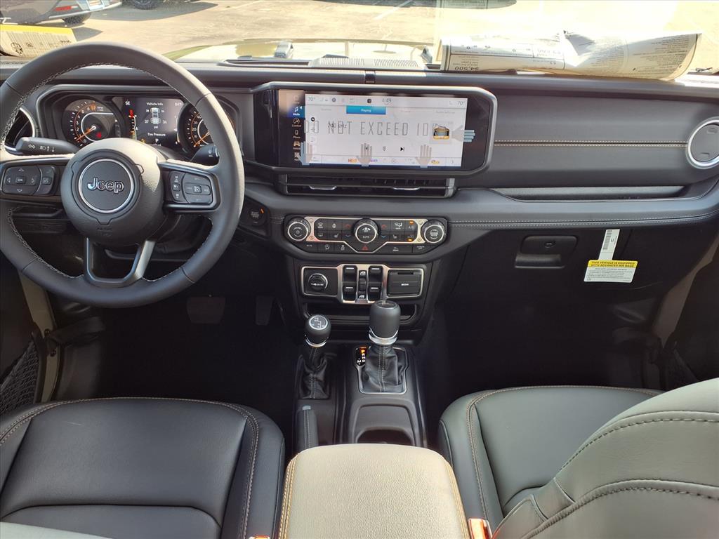 2026 Jeep Gladiator Sport Pj5 41 at League City CDJR