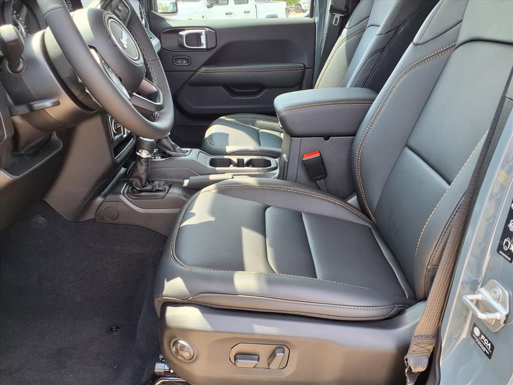 2025 Jeep Gladiator Sport Anvil Clearcoat at League City CDJR