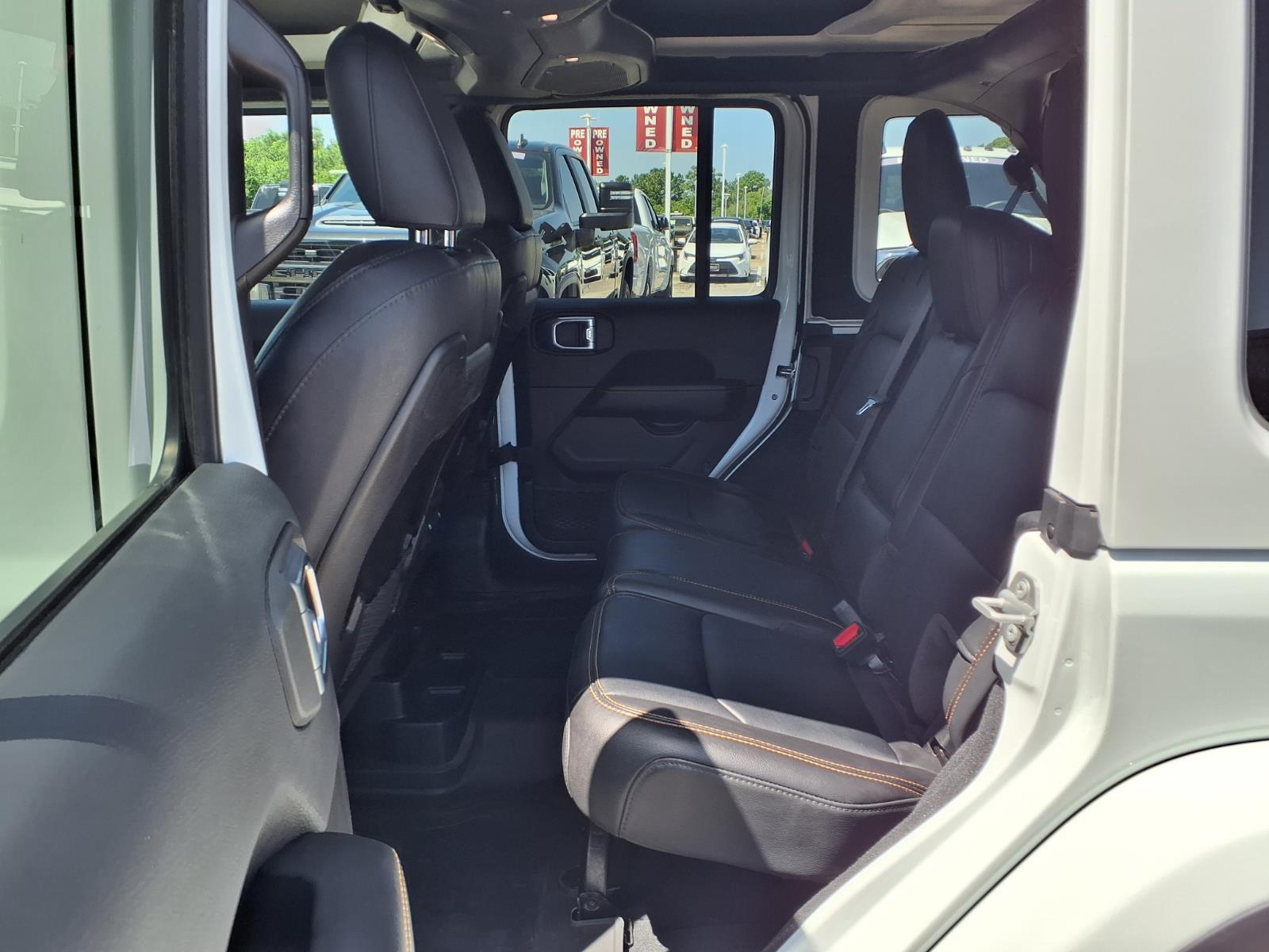 2024 Jeep Wrangler Sahara - 8