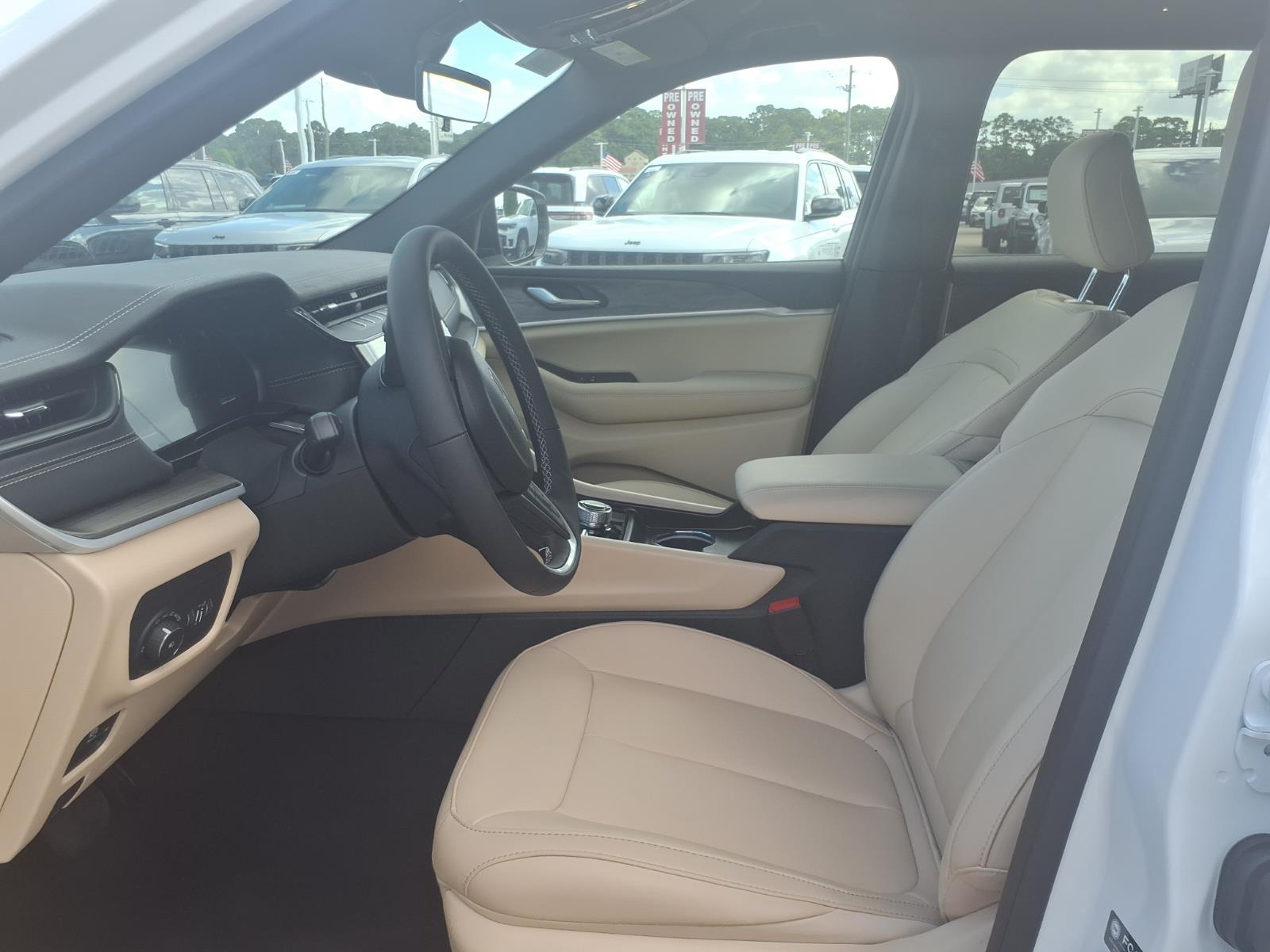 2026 Jeep Grand Cherokee Limited White at League City CDJR