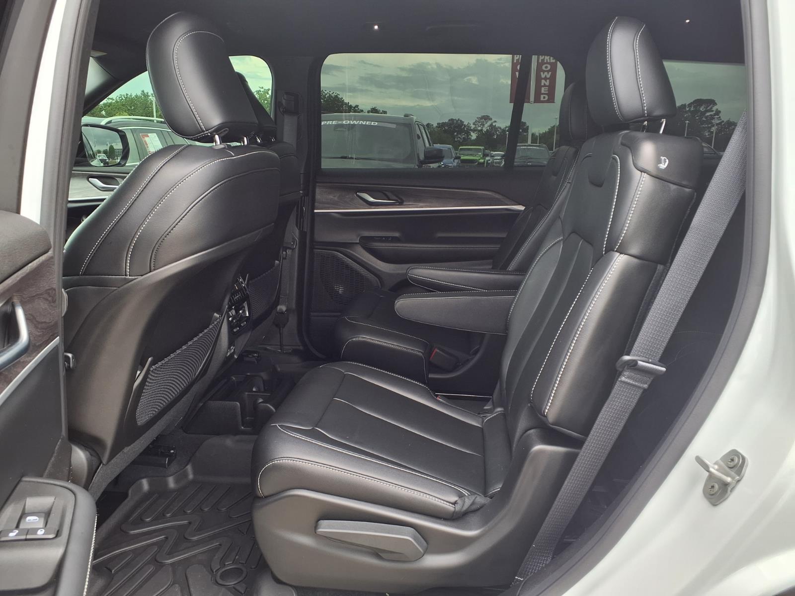 2025 Jeep Grand Cherokee L Limited Bright White Clearcoat at League City CDJR