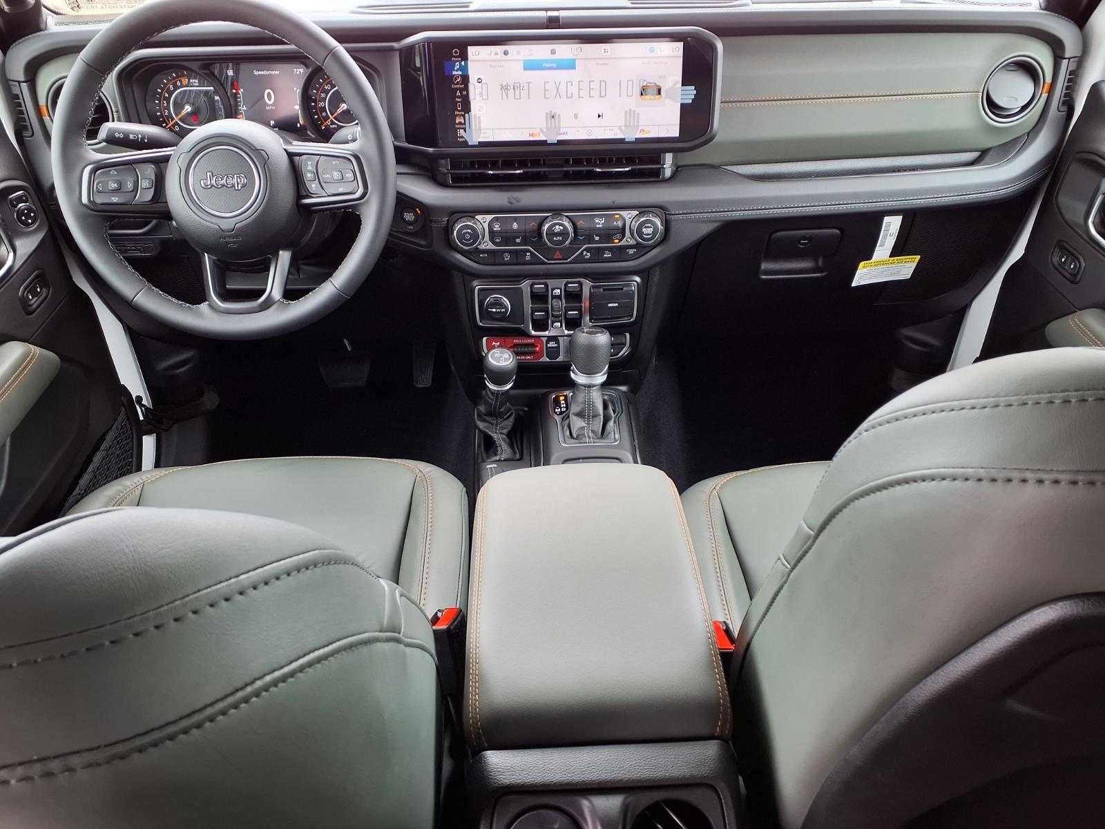 2026 Jeep Gladiator Mojave White at League City CDJR