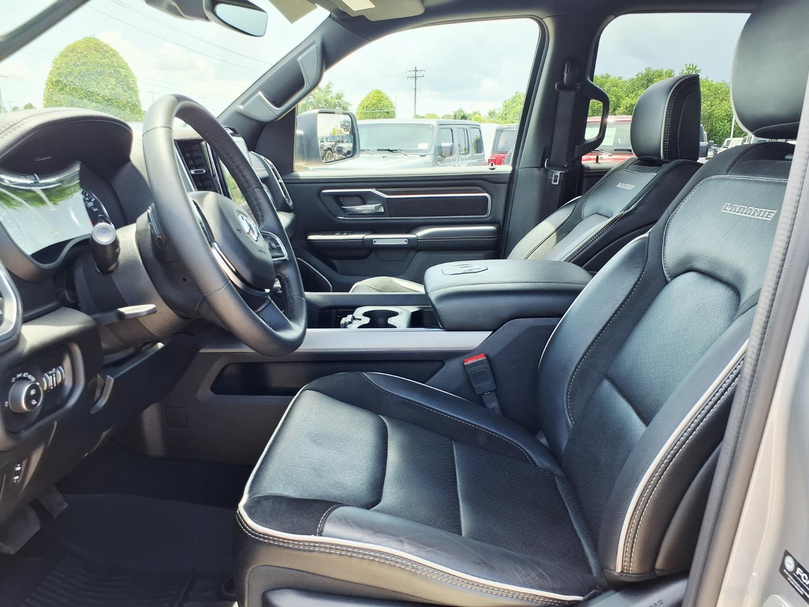 2025 RAM 1500 Laramie - 8