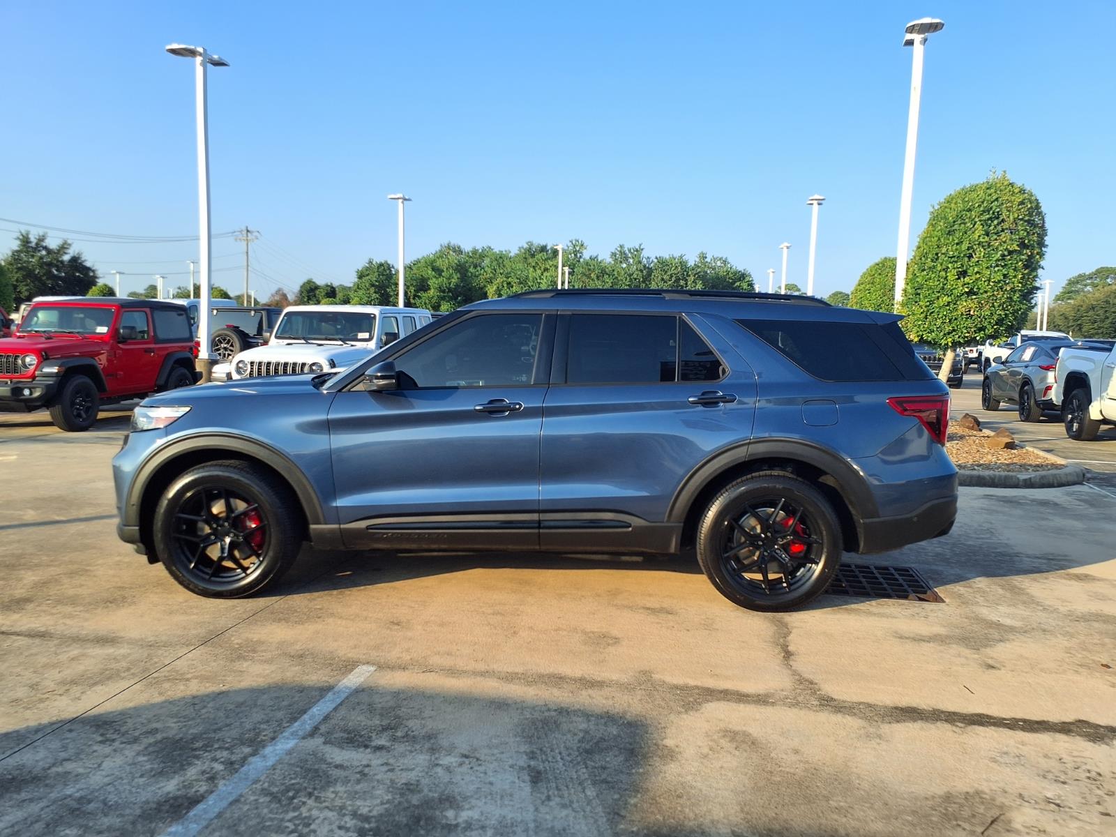 2020 Ford Explorer ST - 8