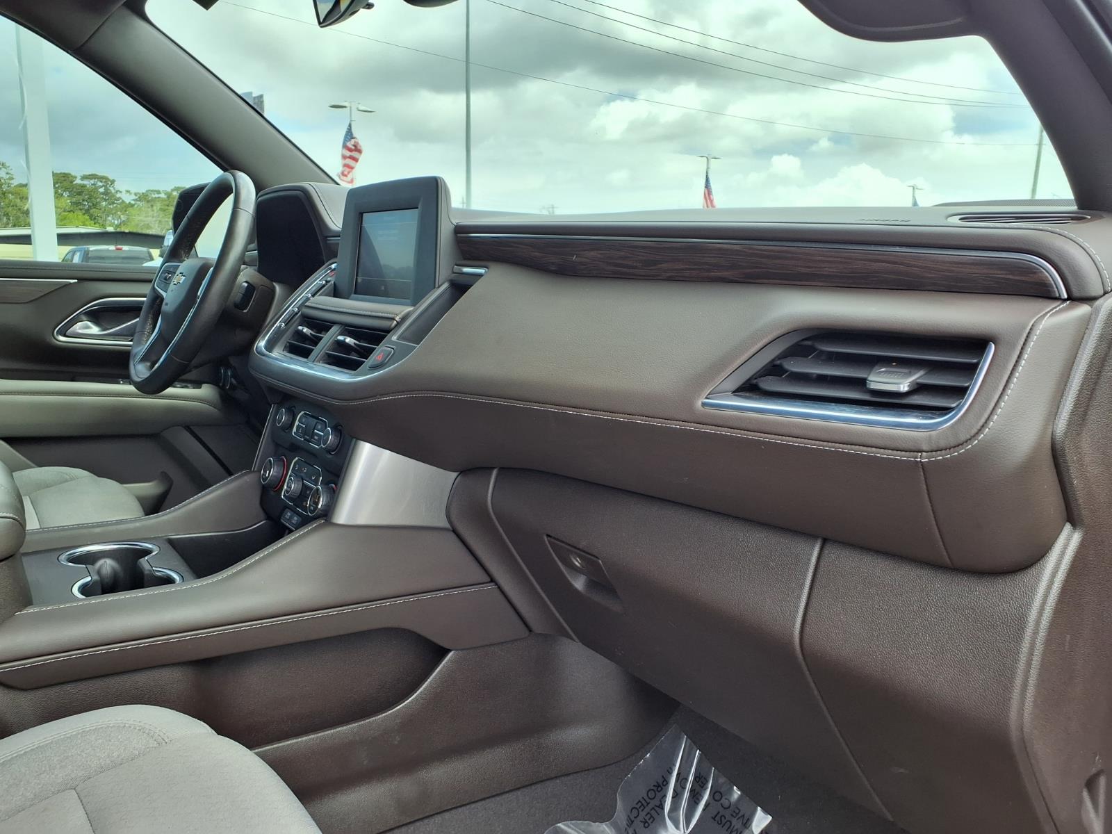 2022 Chevrolet Suburban LS - 8