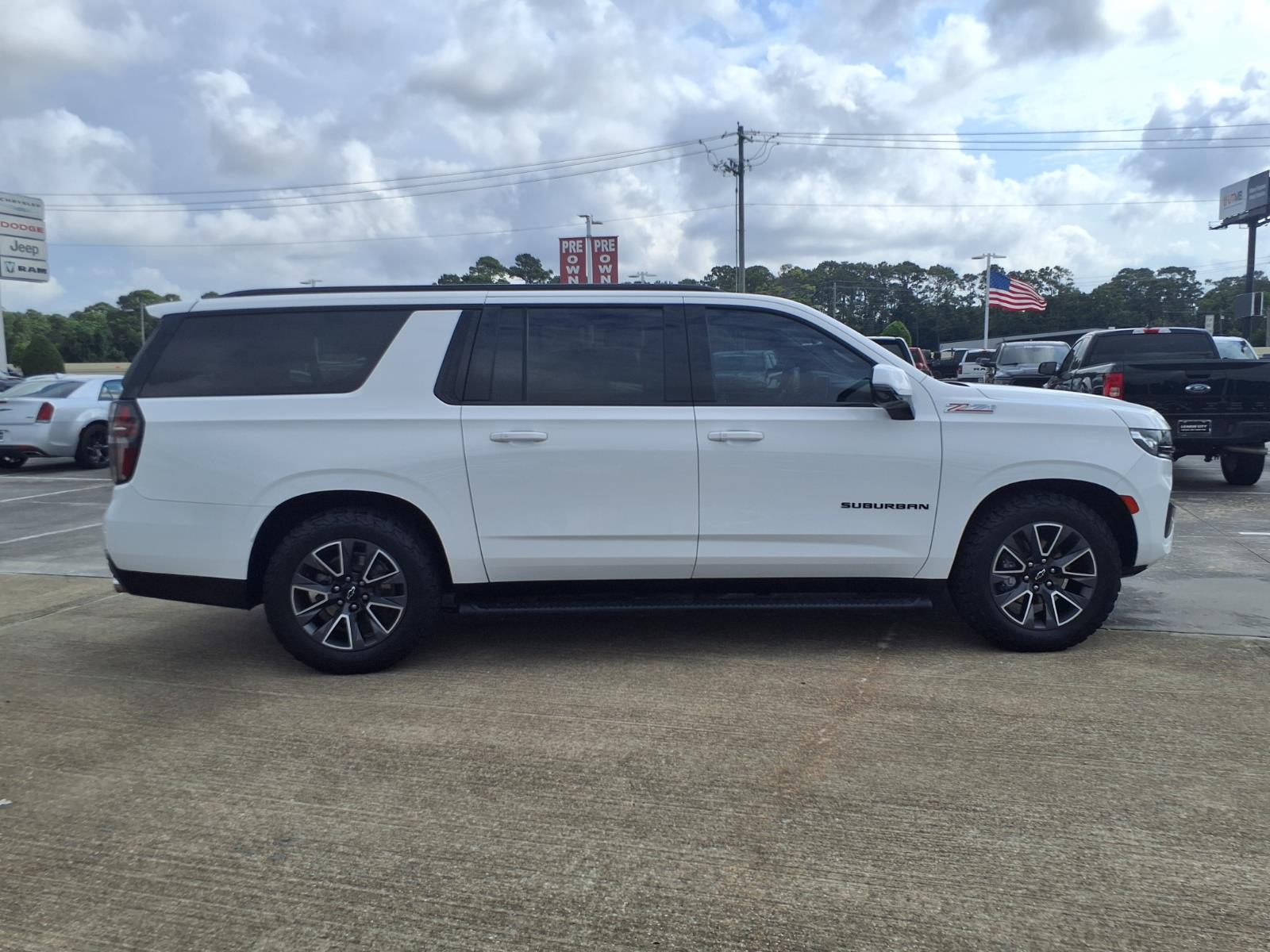 2023 Chevrolet Suburban Z71 - 8