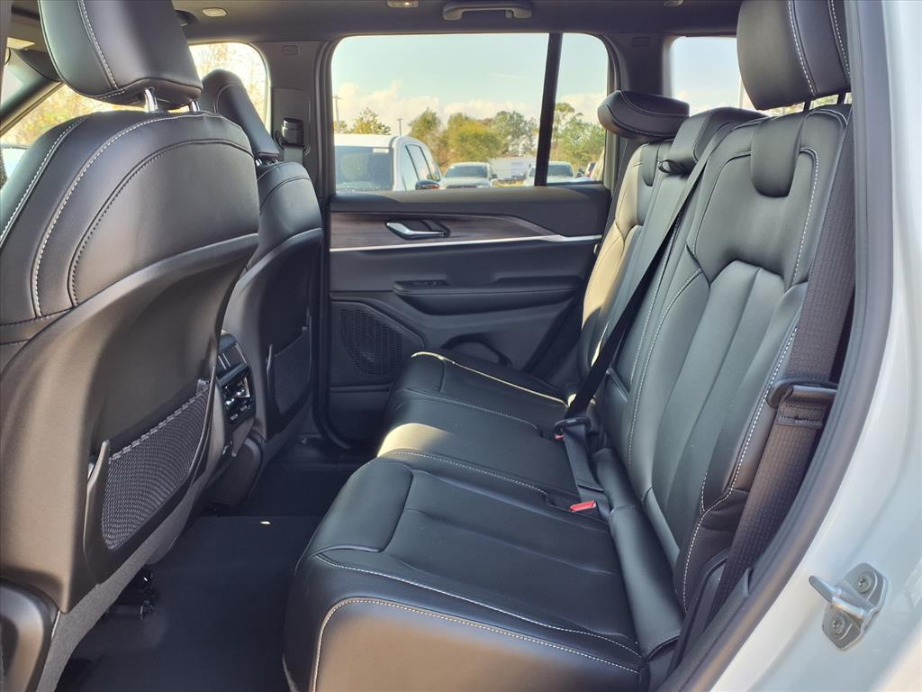 2025 Jeep Grand Cherokee Limited White at League City CDJR