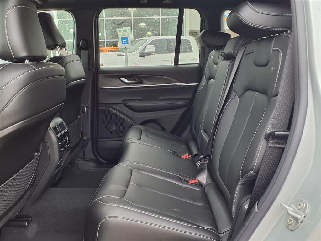 2025 Jeep Grand Cherokee Limited Silver at League City CDJR