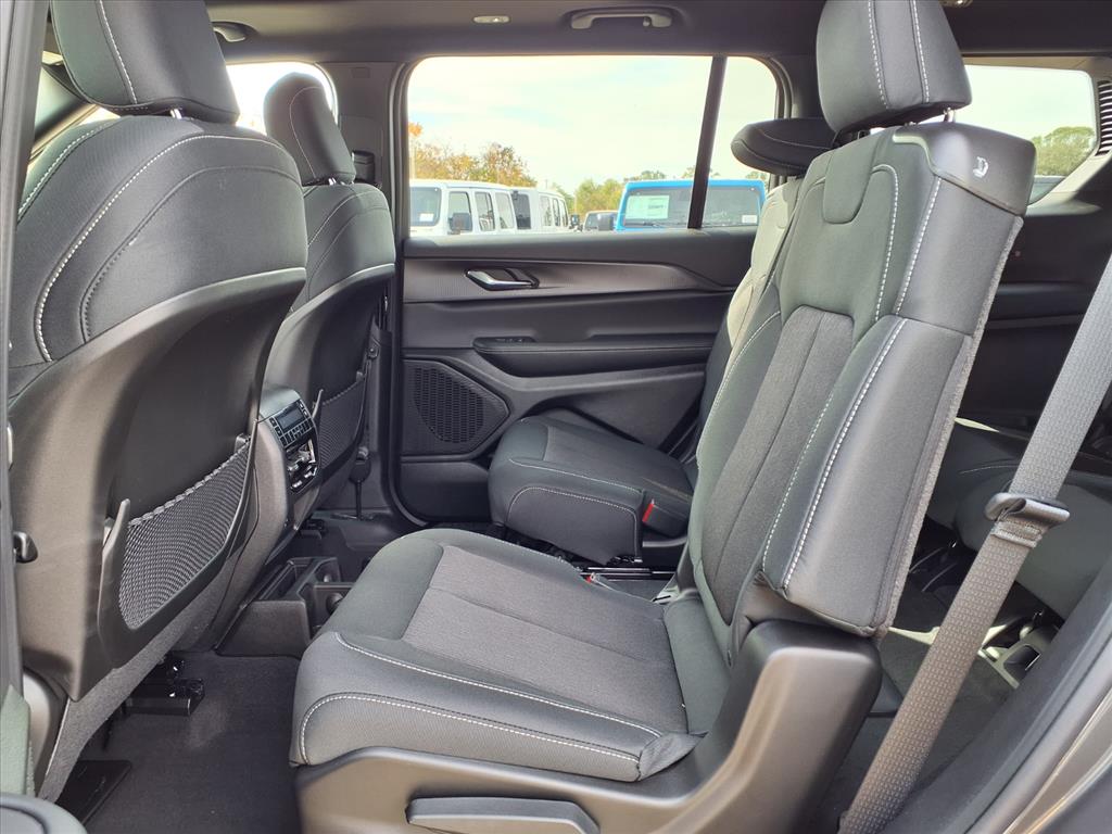 2025 Jeep Grand Cherokee L Laredo Metallic at League City CDJR