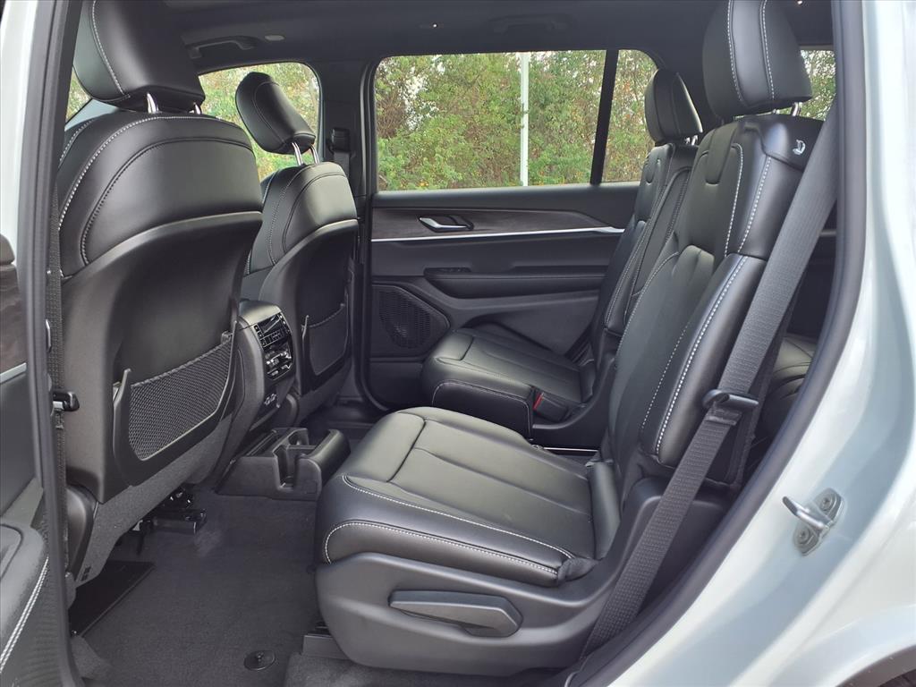 2025 Jeep Grand Cherokee L Limited Bright White Clearcoat at League City CDJR