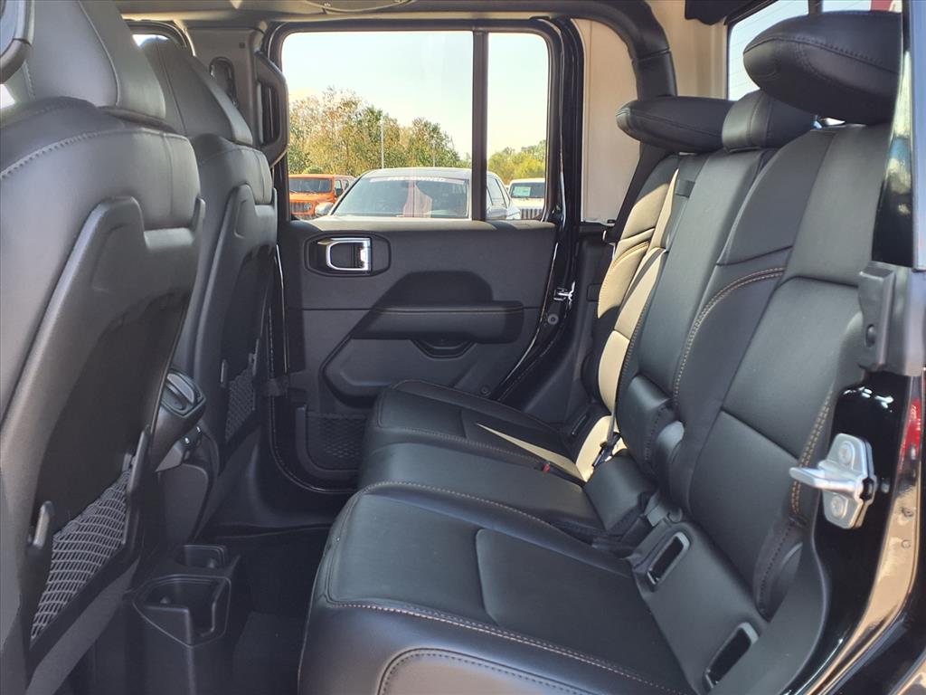 2026 Jeep Gladiator Sport Black Clearcoat at League City CDJR