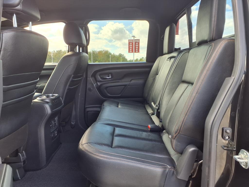 2019 Nissan Titan SL - 8