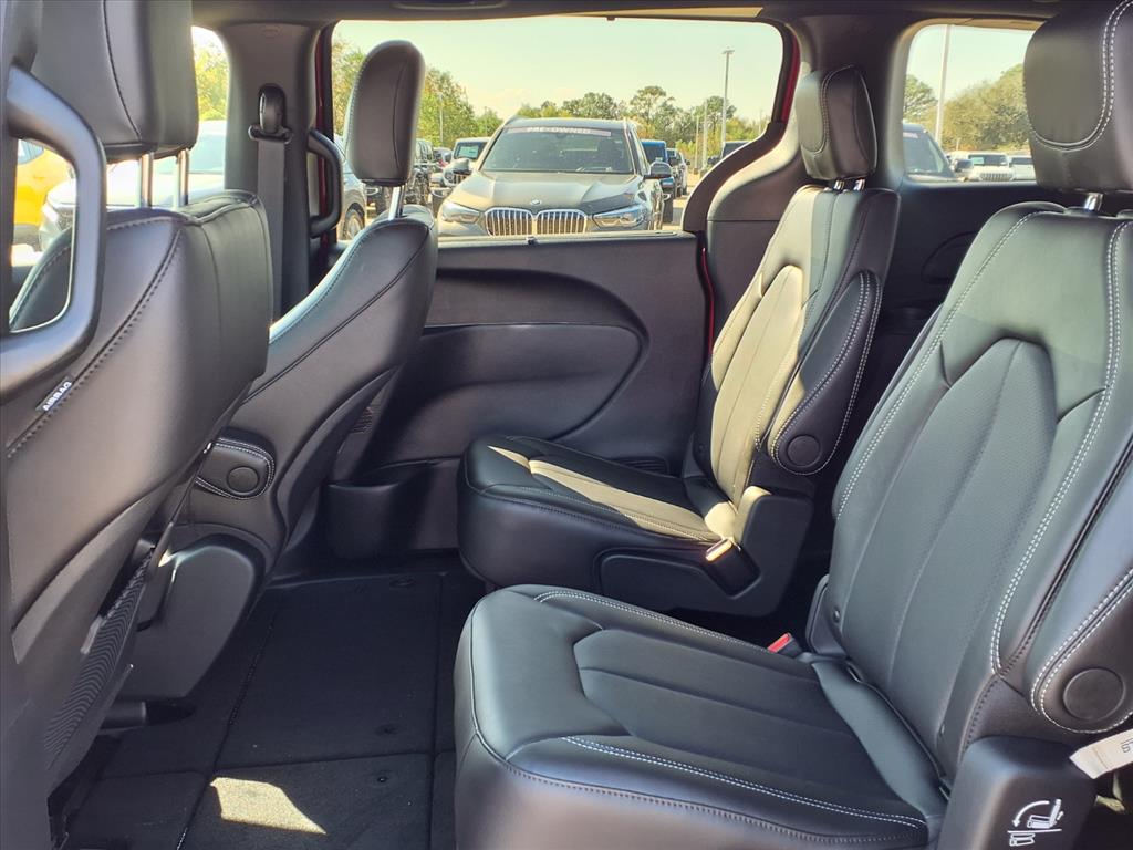 2026 Chrysler Pacifica Select Red at League City CDJR