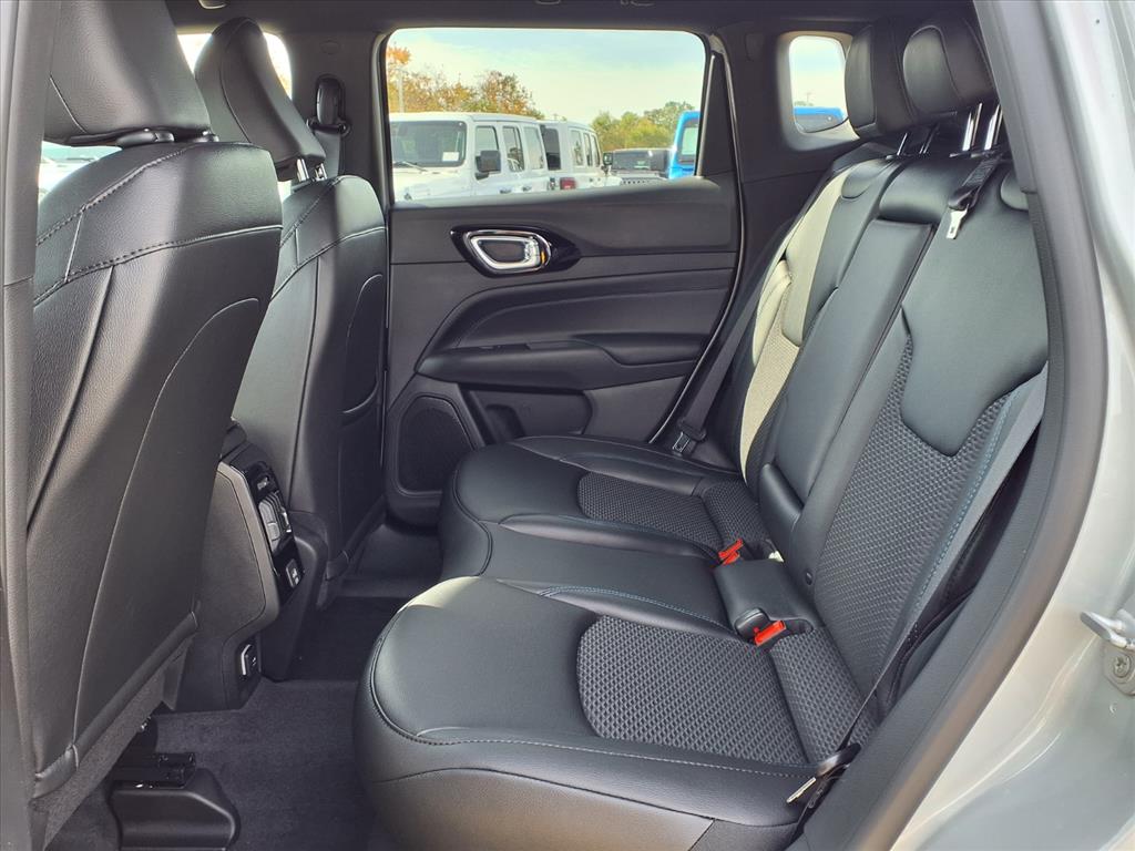 2026 Jeep Compass Latitude Silver at League City CDJR