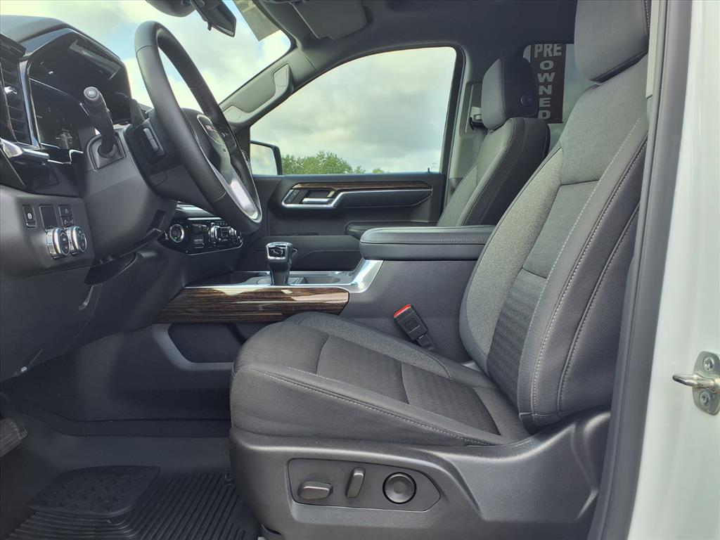 2025 GMC Sierra 1500 Elevation - 8