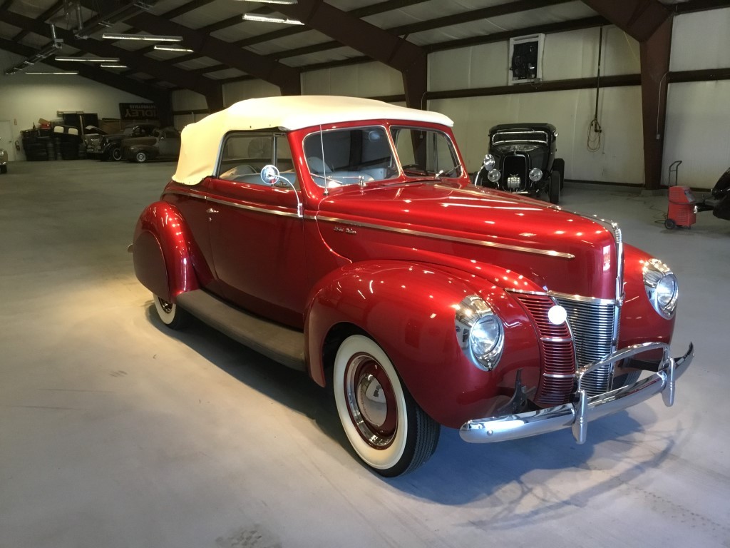 1940 Ford DELUXE