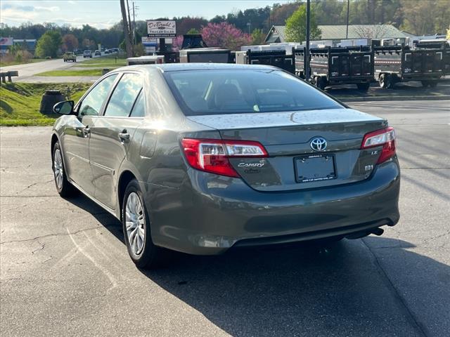 2013 Toyota Camry Hybrid LE - Photo 5