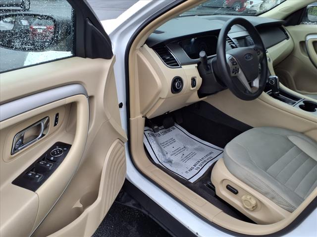 2017 Ford Taurus SE