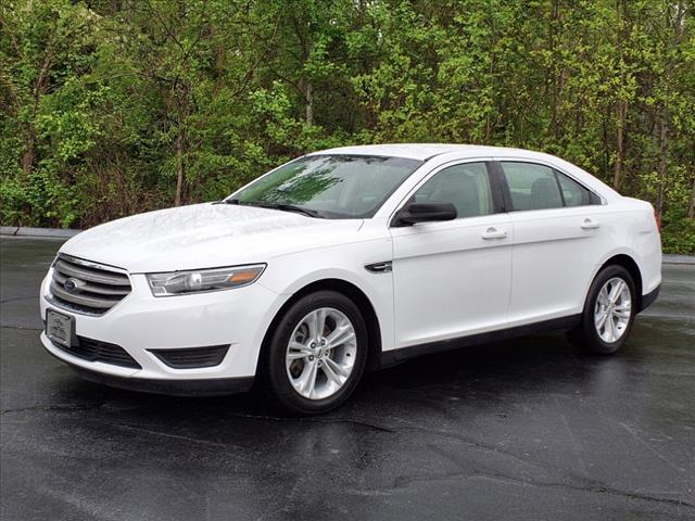 2017 Ford Taurus SE