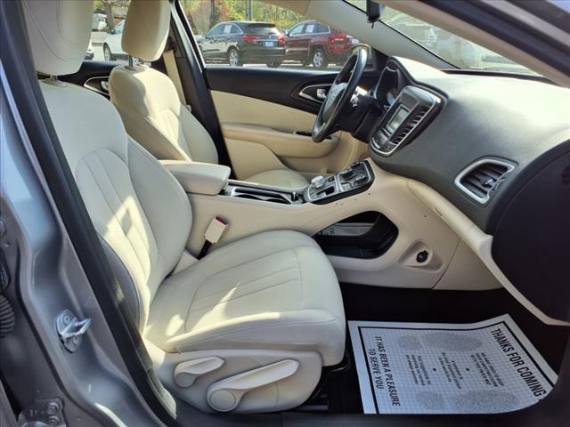 2015 Chrysler 200 Limited